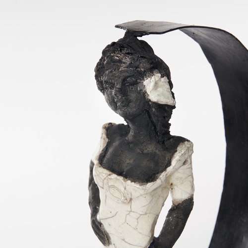 Détail Femme cerceau - AMCH