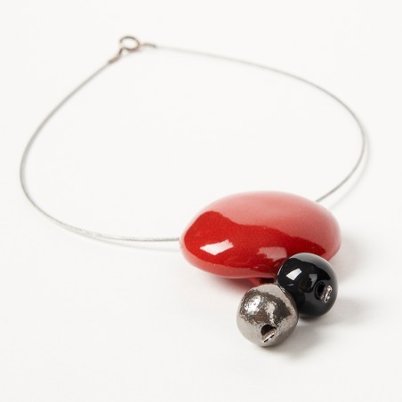 Détail collier 3 motifs argent/rouge/noir - Art Terra