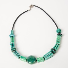 Collier feuilles multi vert