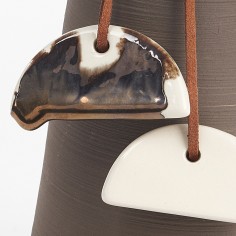 Vase éventails suspendu pm marron mat - Isave 2