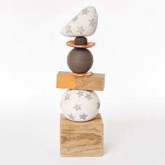 Totem oiseau blanc étoile grise - Le Jardin de la Terre